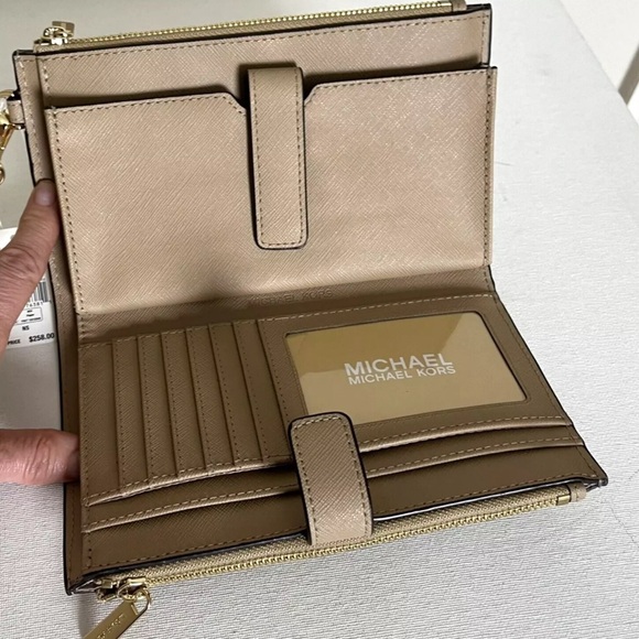 *NWT*AUTHENTIC*Michael Kors Saffiano Leather Jet Set Double Zip Wristlet CAMEL - Picture 5 of 7